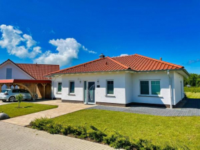 modernes Haus mit Kamin und eigener Sauna sowie Garten - Ferienhaus Windrose, Trent